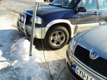 バッテリーを充電しています