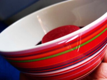 機内食の食器はなんとイッタラ