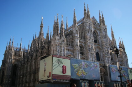 白大理石のドゥオーモ