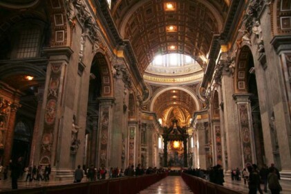 サンピエトロ大聖堂の内部