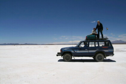 車の上に乗って