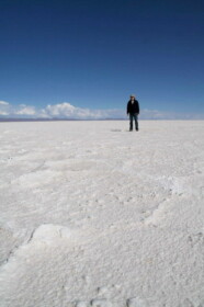 世界最大の塩の砂漠