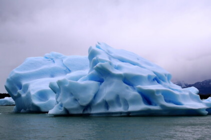 巨大な発泡スチロールみたい