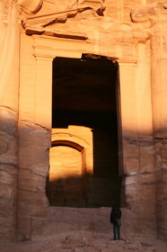 エドディルの前