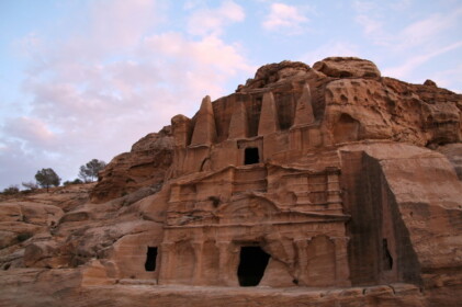 オベリスクの墓