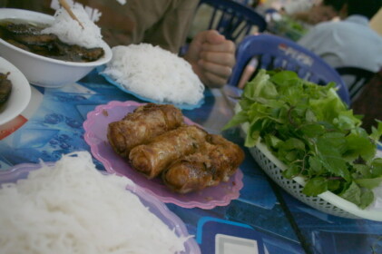 ハノイの名物、ブン・チャー