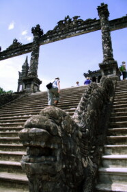 カイディン帝廟