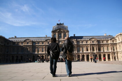 ルーブルの方形広場