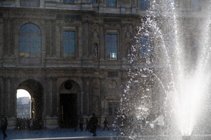 方形広場の噴水