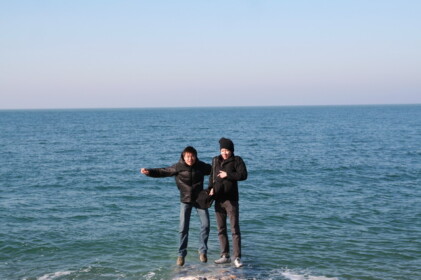 海の上を飛ぶ男たち