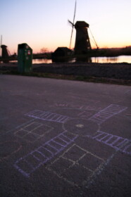 子どもが描いた風車の絵