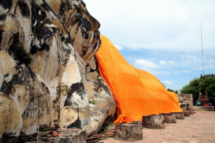 ワット・ロカヤスタ