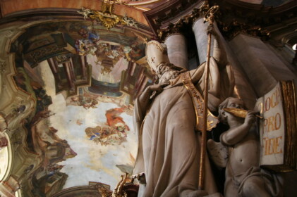 バロック様式なので装飾がとにかく華麗