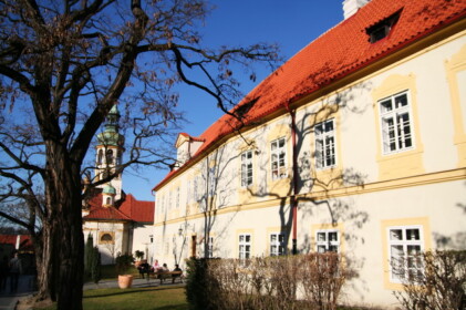 ロレッタ教会の周辺