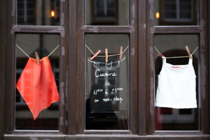 あるレストランの窓