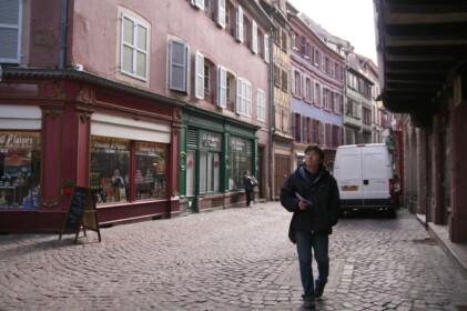 観光案内所から地図をもらって街をぶらぶら