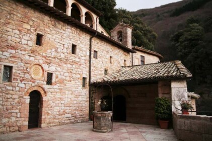 カルチェリの庵