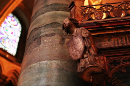 可愛い天使の彫刻