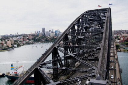 ブリッジクライム