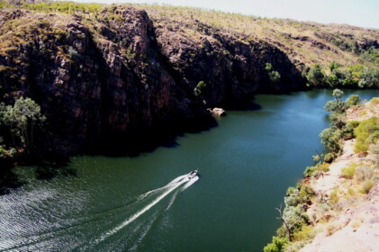 ニトミルク国立公園の中にある壮大な渓谷