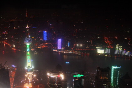 左側はテレビタワー東方明珠塔