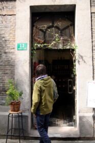 小さいショップとギャラリーが多い