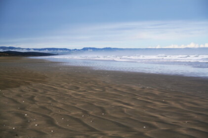 誰もいないビーチ