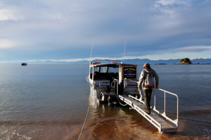 午前9時 ウォータータクシーに乗って