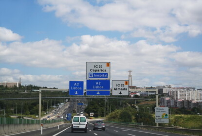リスボンに向かう有料道路
