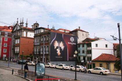 ポートワインの屋外看板