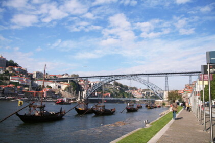 ドン・ルイス1世橋とラベーロ船