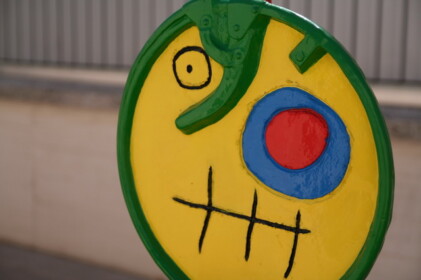 屋外にも作品がたくさん