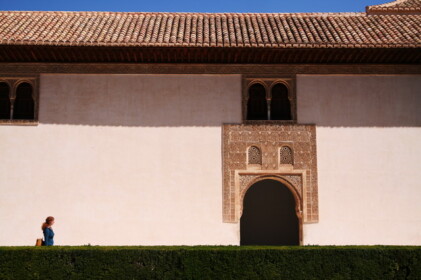 真っ白な壁が眩しい