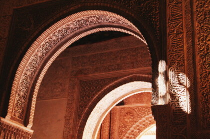 門の装飾がきれい