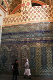 イズニックタイルの壁