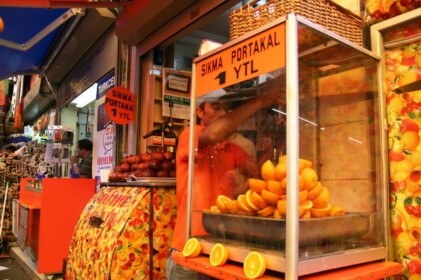 生絞りのオレンジジュース