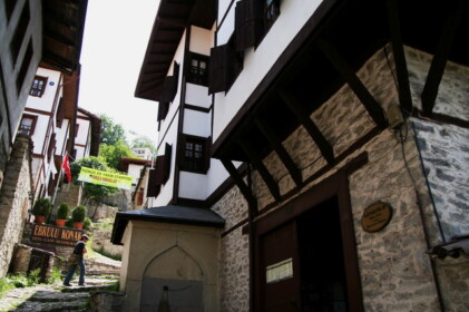 古い民家を見学