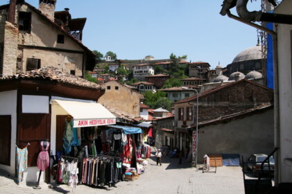 チャルシュ広場の周辺