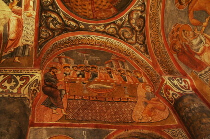 暗闇の教会のフレスコ画