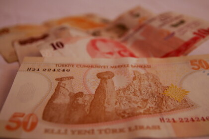 50リラ紙幣はカッパドキアの図柄